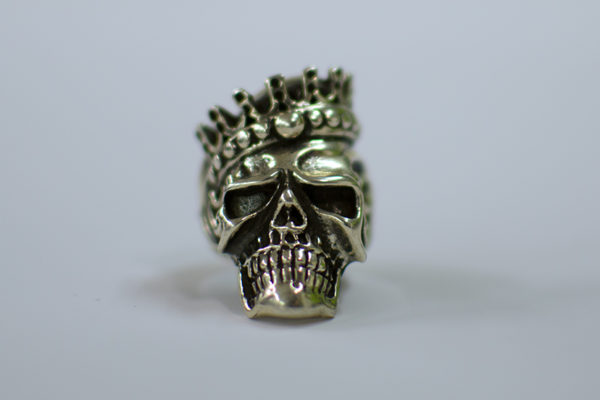 Exklusiver Totenkopf-Silberring König