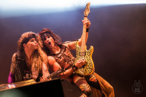 Metalinside.ch - Steel Panther - Leyendas del Rock 2016 - Foto Friedemann